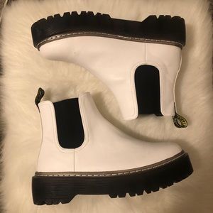 LIKE NEW! White boots!